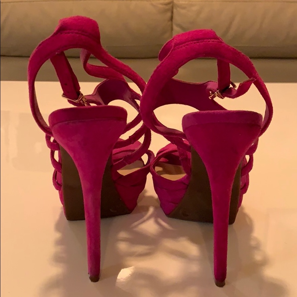 Heels - Picture 3 of 3